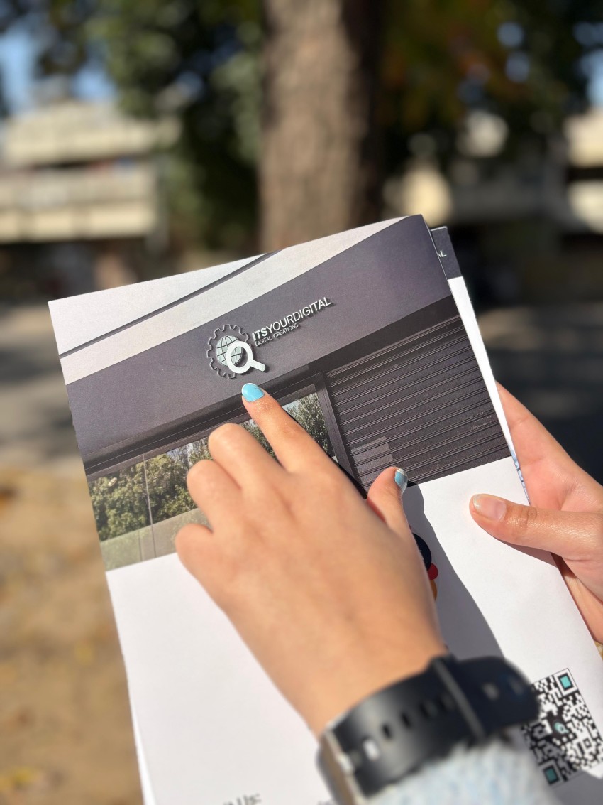 itsyourdigital digital marketing agency chandigarh broucher photo