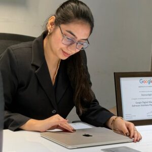 photo of Kanika_thakral_ who is CEO_ of digital marketing agency in chandigarh office Itsyourdigital