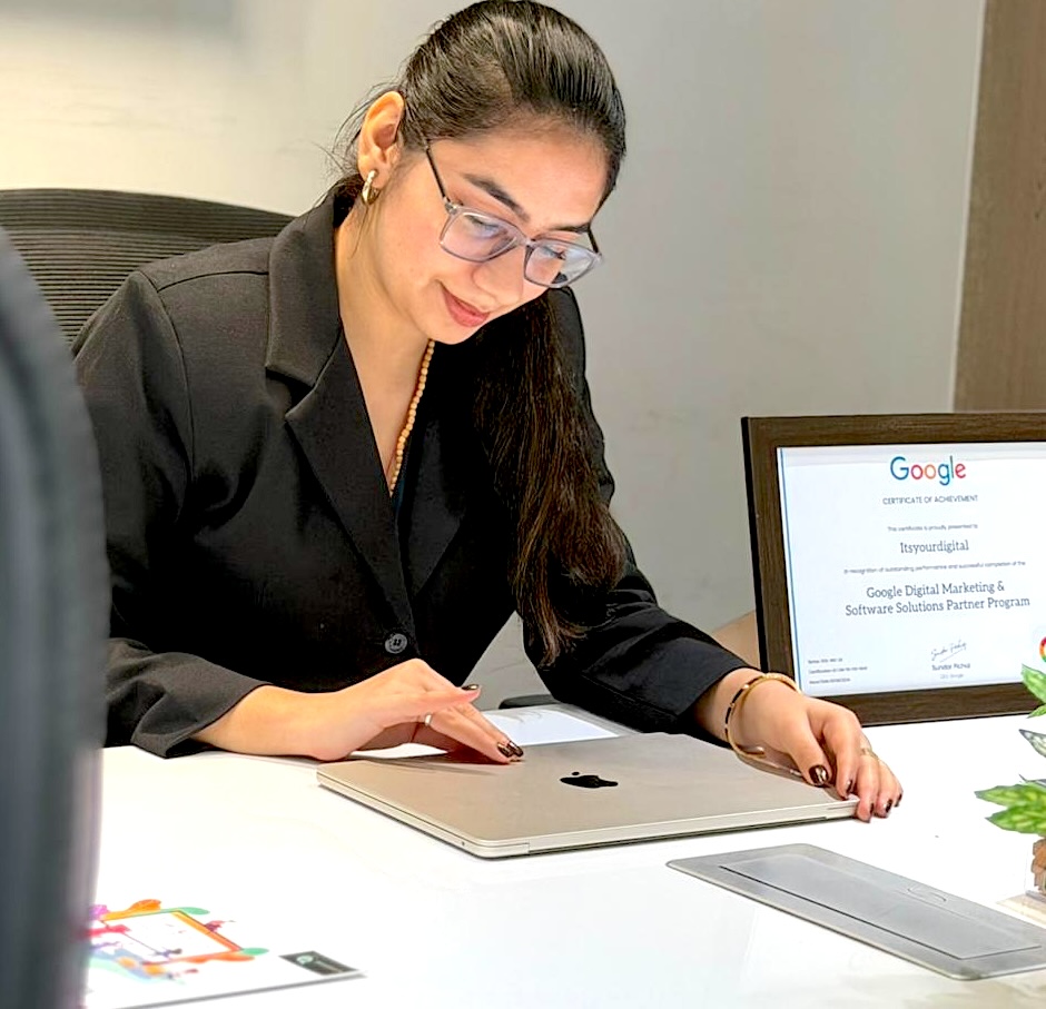 Kanika22 Co- Founder of itsyourdigital Kanika Thakral